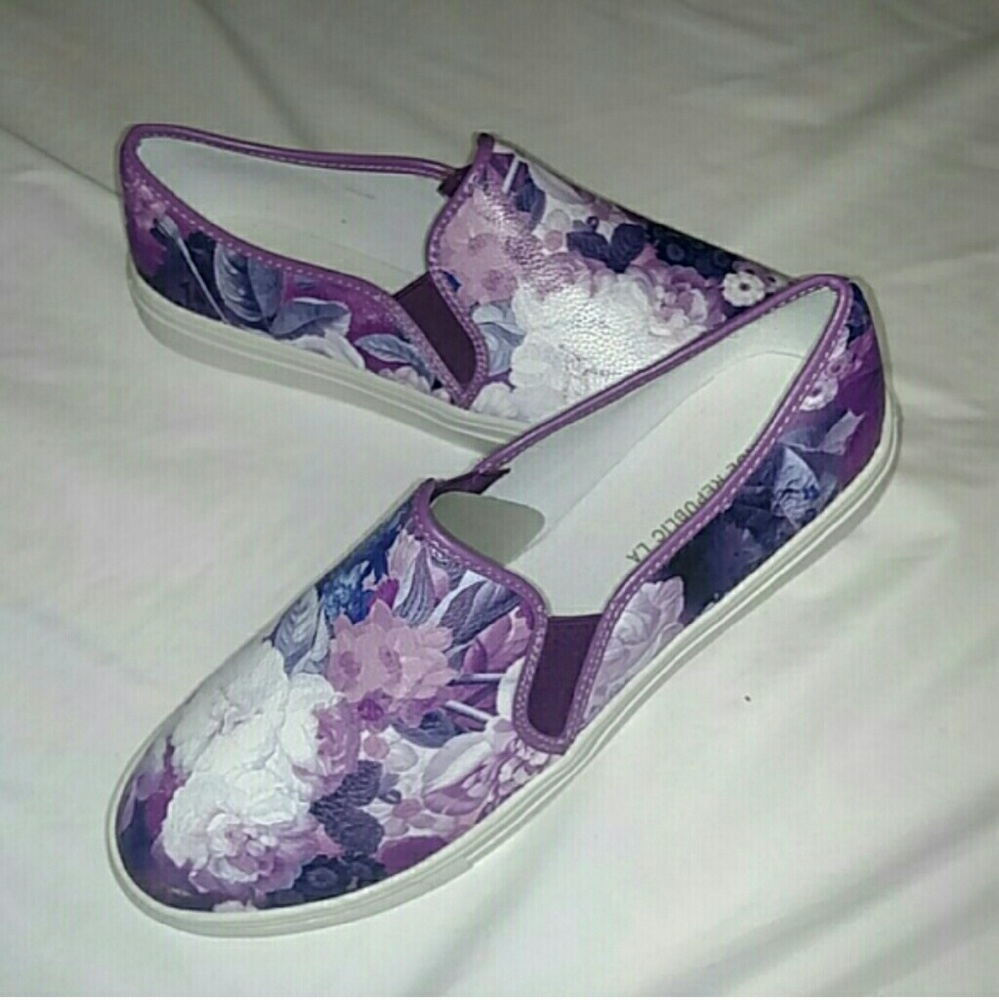 *One Pair Left* Floral Flats